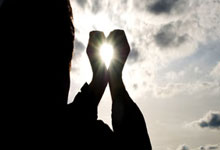 开云体育入口-内马尔点燃！圣殿狂欢夜诠释足球信仰