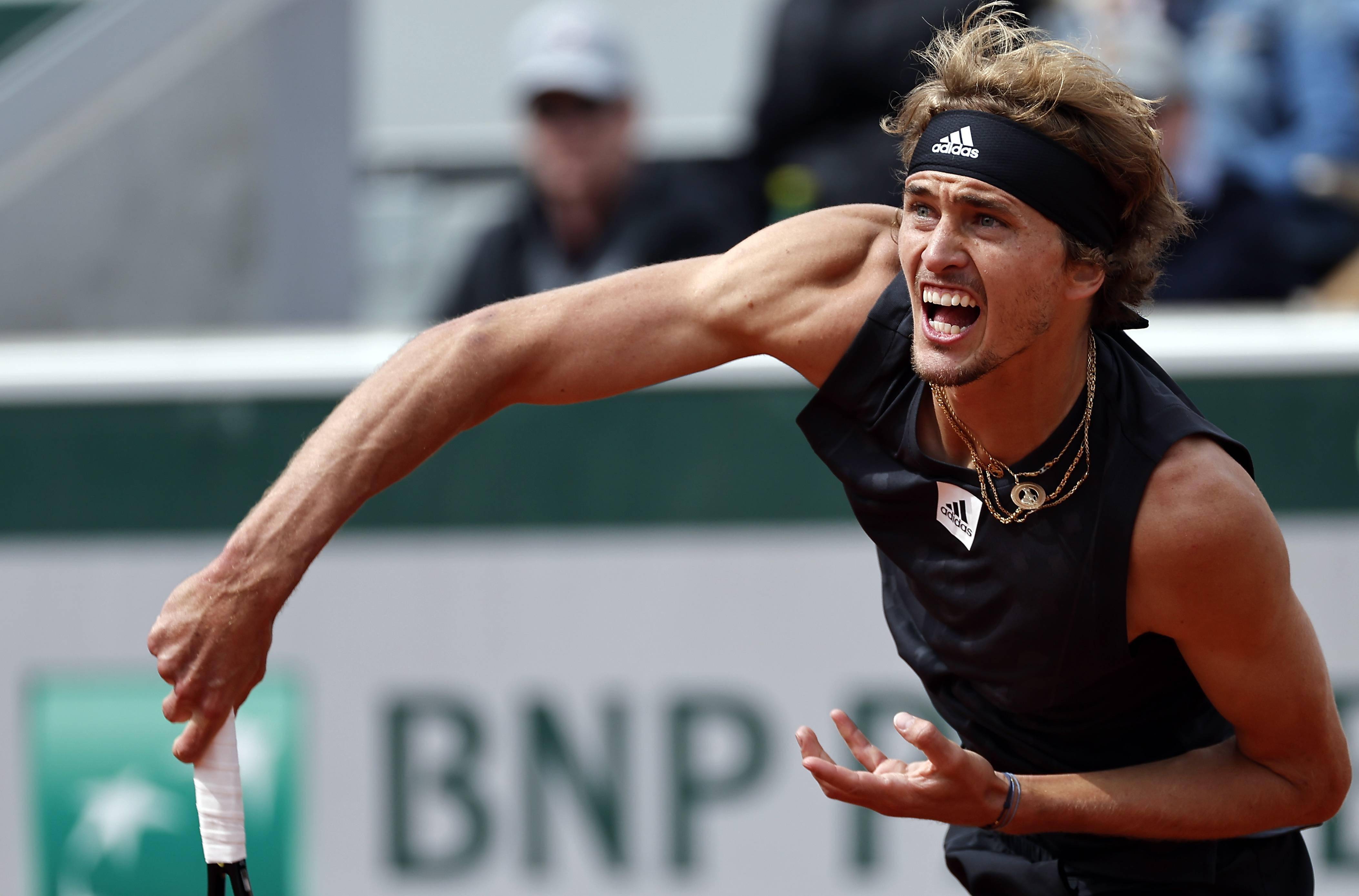 世界网球队险胜法国网球队，兹维列夫统治全场的简单介绍