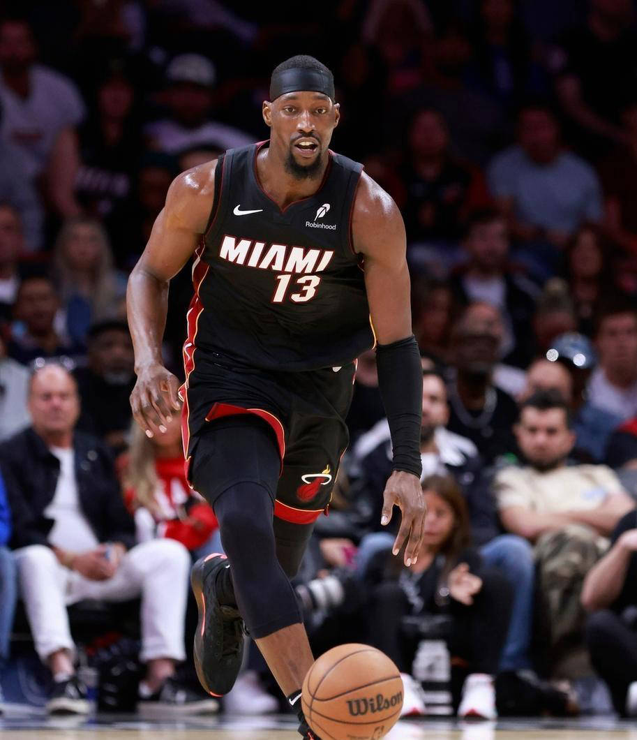 关于独行侠血洗湖人B队，阿德巴约打破历史纪录的信息