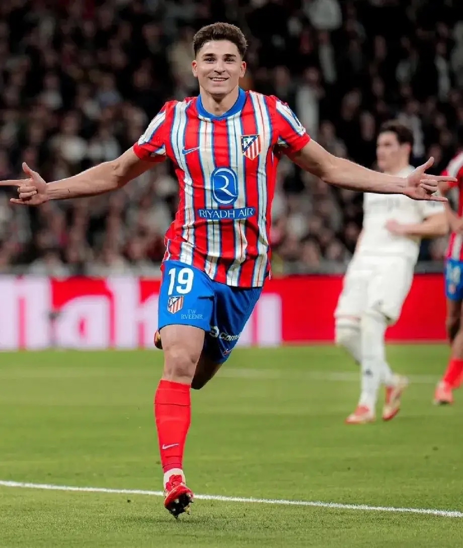 那不勒斯翻盘瓦伦西亚，阿尔瓦雷斯送出助攻