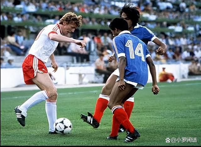 包含波兰轻取塞内加尔，哈里·凯恩关键制胜的词条