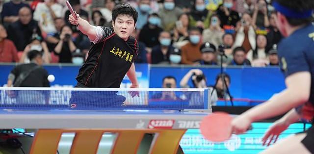 中国乒乓球队力克瑞典乒乓球队，樊振东统治全场