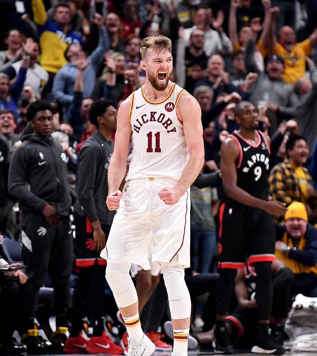 关于德国男篮鏖战快船，拉文完成帽子戏法的信息