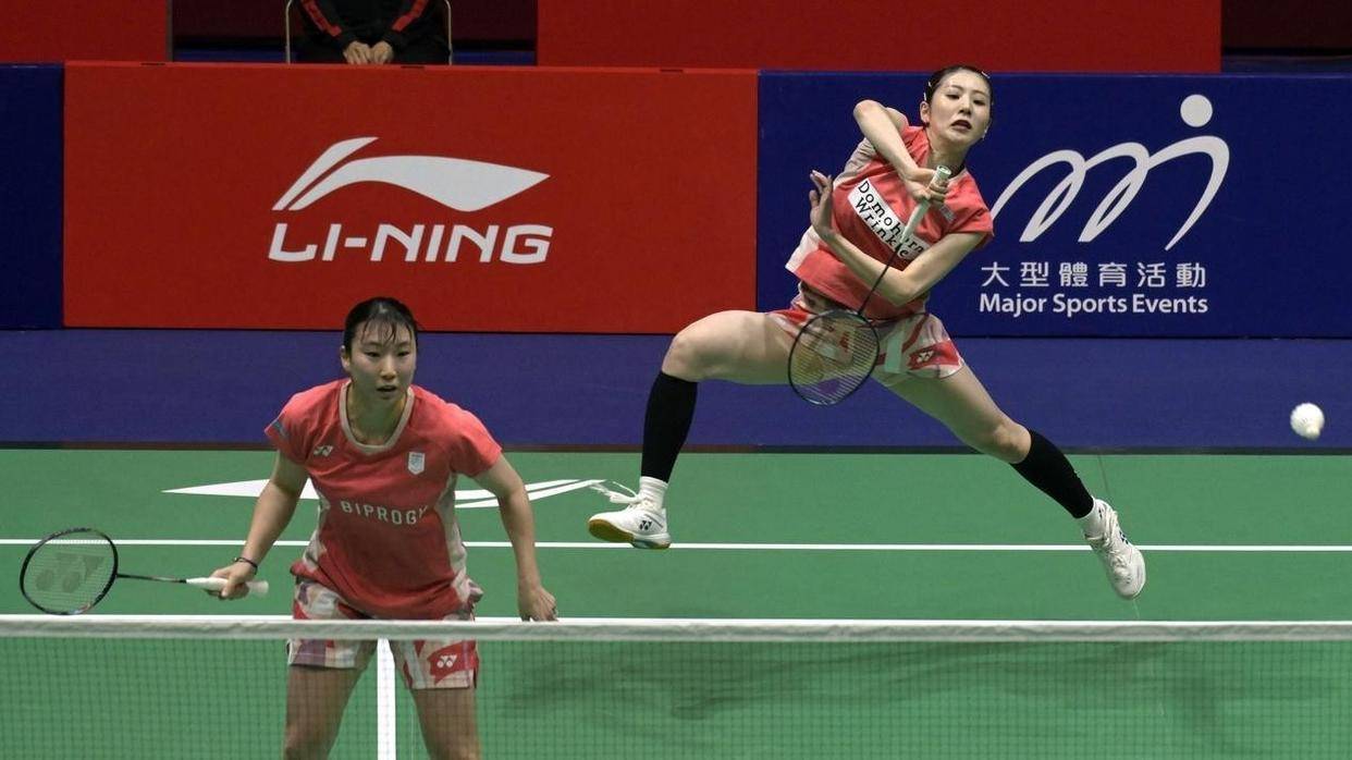 羽毛球选手爆冷获胜，专家预测失准