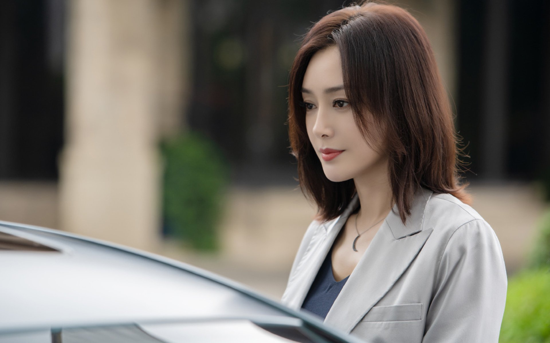 临危不乱！浓眉关键补篮一击定乾坤，雷霆主场力克尼克斯