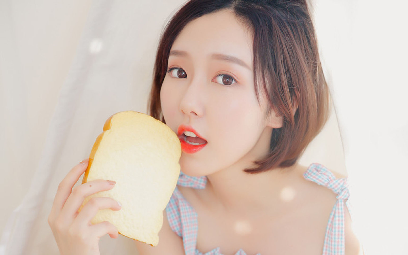 当凤凰城的火焰点燃珠江，德文·布克献给世界的跨洋篮球教学